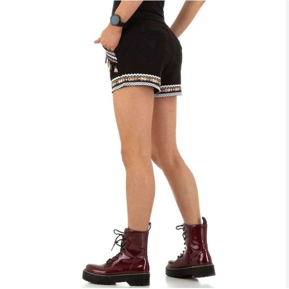 Drôle de Copine Paris Tassel Embroidered Shorts - Picture 10 of 11